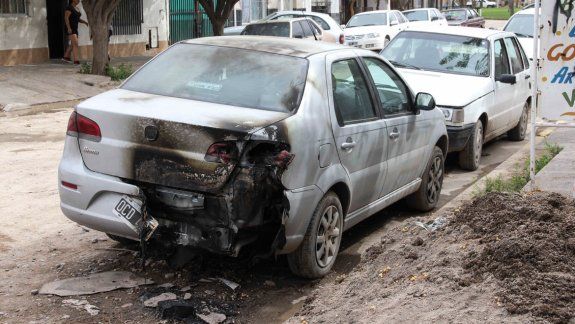 Hace más de 10 días fueron dañados cuatro vehículos.