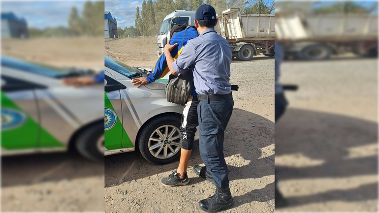 VIDEO: Paseaba por el barrio en una bici robada e iba a trabajar como si nada