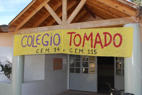 Fue tomado el Colegio CEM 14 y 115 Nocturno