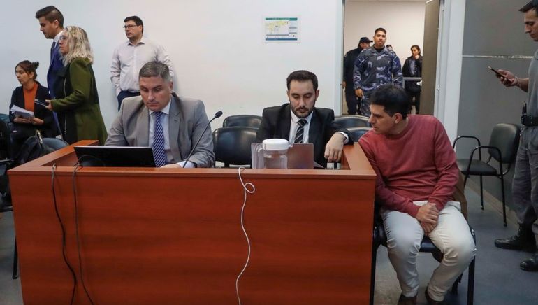 Se cumplió este martes la segunda jornada del juicio contra Pablo Parra por el femicidio de Agustina Fernández. Los peritos complicaron al acusado. 