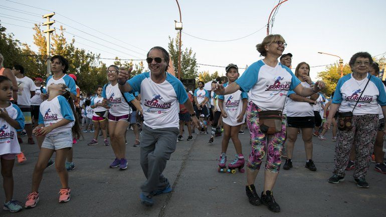 Una fiesta: mirá todo el color de la  33ª Corrida de Cipolletti