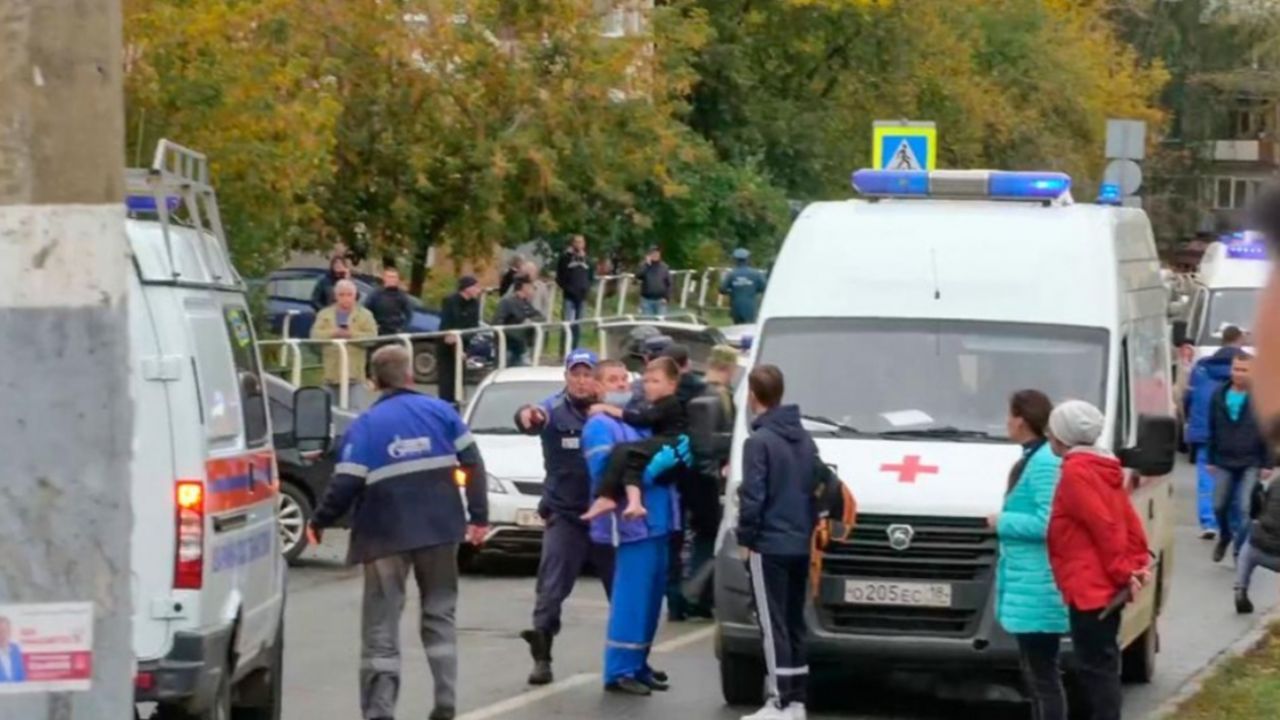 Masacre en una escuela: un hombre mató a tiros a 15 personas