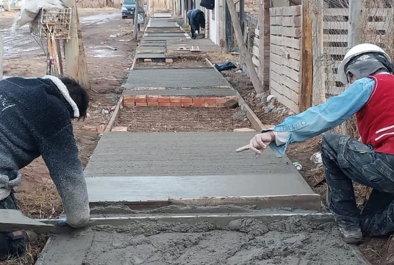 Avanza la obra de construcción de veredas en el Nuevo Ferri