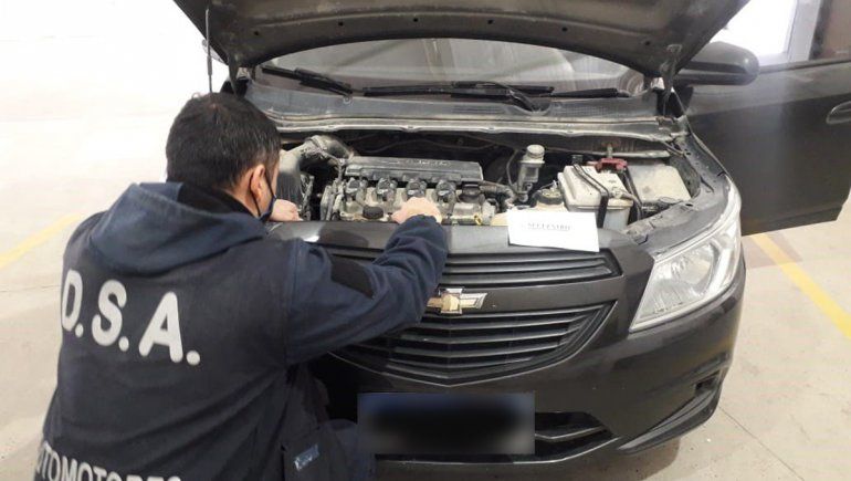 Fue a hacerle la revisión técnica al auto y descubrió que tenía pedido de secuestro