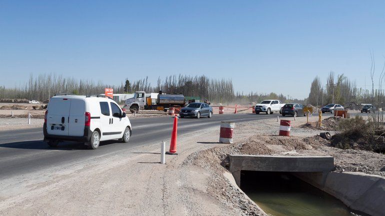 Sólo resta que se complete la rotonda de acceso a los puentes.