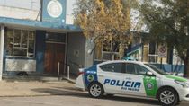 Investigan la muerte dentro de un patrullero de un joven detenido en Viedma.