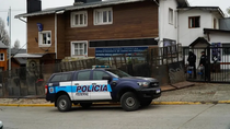 Jones Huala permanece detenido en la dependencia Federal de Bariloche. Foto gentileza El Cordillerano.