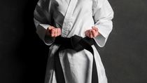 La mujer aseguró que su vecino le dijo que “él practicaba taekwondo” y que “podía pegarle tranquilamente”. Lo denunció y acordaron una probation. 