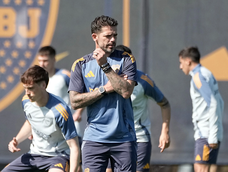 Fernando Gago ya tuvo dos prácticas al frente del plantel.