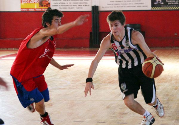 Semifinales juveniles de básquet