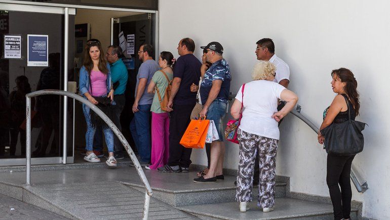 Condenan a banco por señalar como moroso a cliente