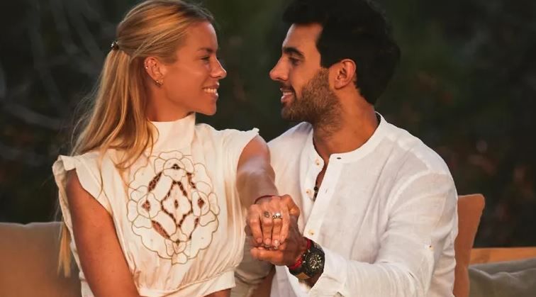 Las fotos íntimas de la Navidad de Nicole Neumann y Manu Urcera