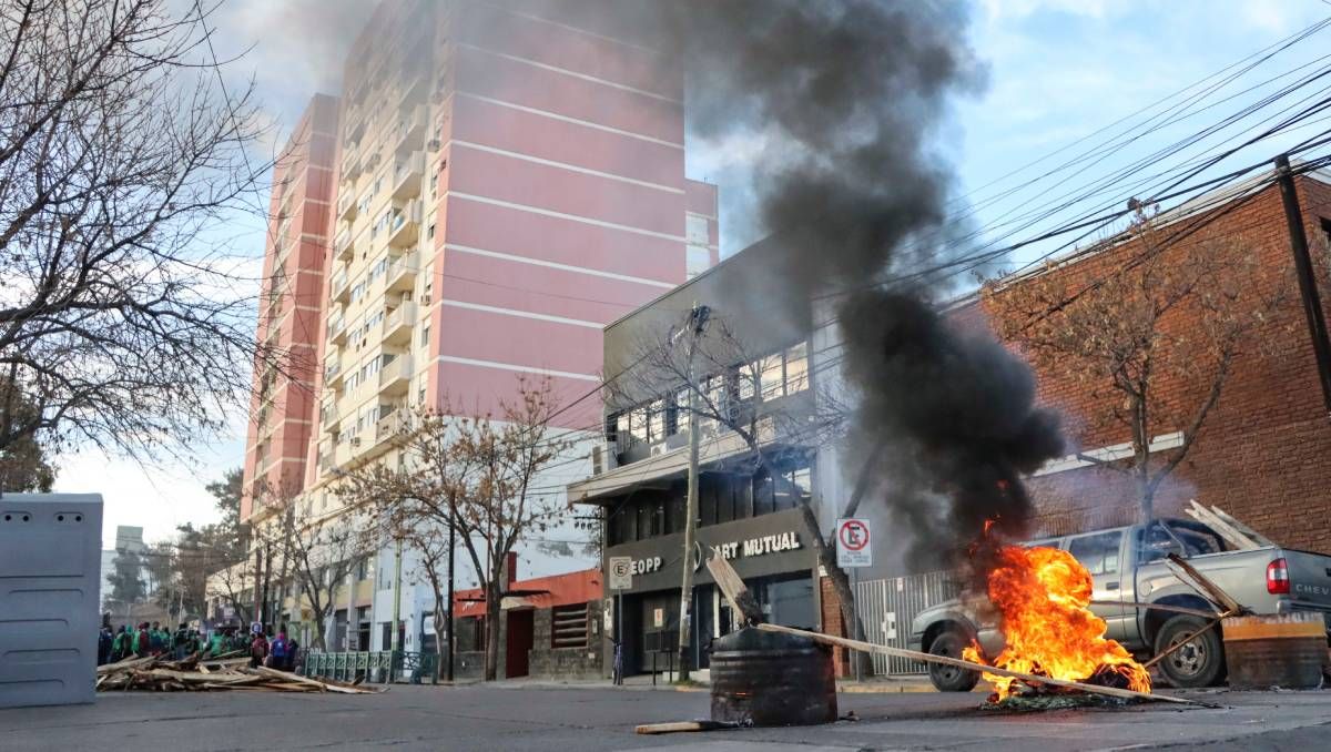 Conflicto municipal: Trabajo convocó a conciliación