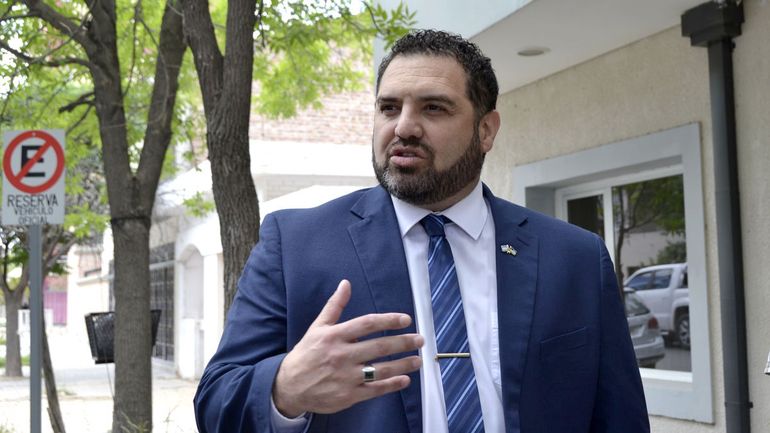 El legislador Luciano Delgado Sempé (Vamos con Todos) acompañó a los vecinos y anticipó que solicitará la inclusión en el presupuesto 2026 las obras que necesita Las Perlas. El legislador Luciano Delgado Sempé (Vamos con Todos) acompañó a los vecinos y anticipó que solicitará la inclusión en el presupuesto 2026 las obras que necesita Las Perlas.