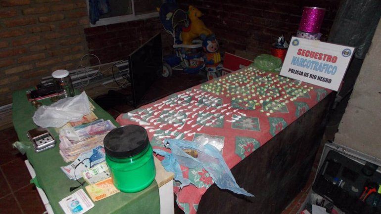 Revientan kiosco de drogas y un negocio de $300 mil