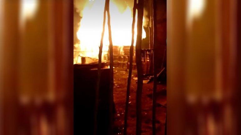 Una falla eléctrica provocó un incendio en una toma