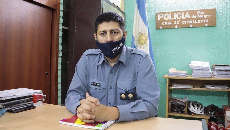 El comisario Moraga tiene a su cargo la unidad del barrio La Paz.