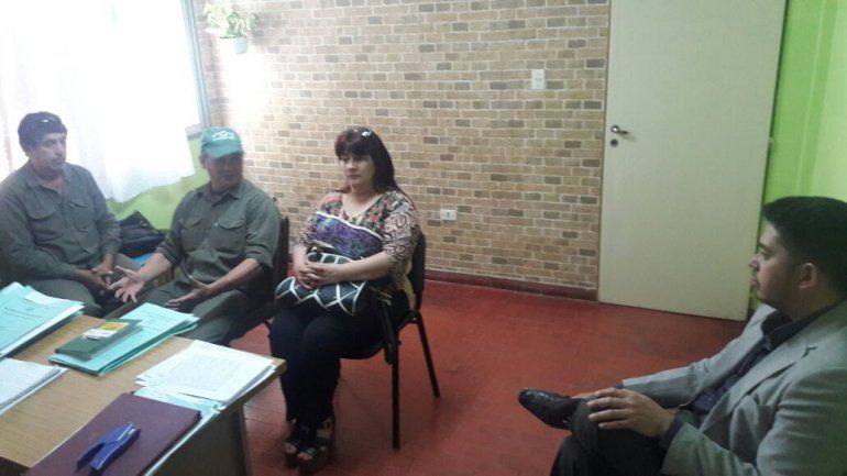 Reunión entre ATE y funcionarios de la Municipalidad de Fernández Oro por el bono fin de año.&nbsp;