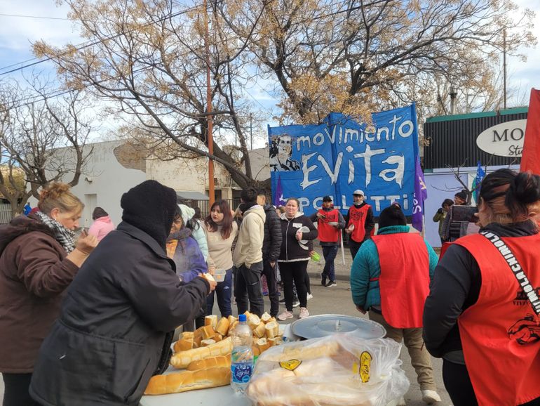 El Movimiento Evita impulsa en Cipolletti y en diferentes localidades de la provincia una intensa labor política general, barrial y social.