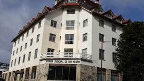 Un sindicalista faltó 98 días al trabajo en Ingeniero Jacobacci. La empresa lo despidió y el caso se resolvió en la Justicia. | LMCipolletti.com Un sindicalista faltó 98 días al trabajo en Ingeniero Jacobacci. La empresa lo despidió y el caso se resolvió en la Justicia.