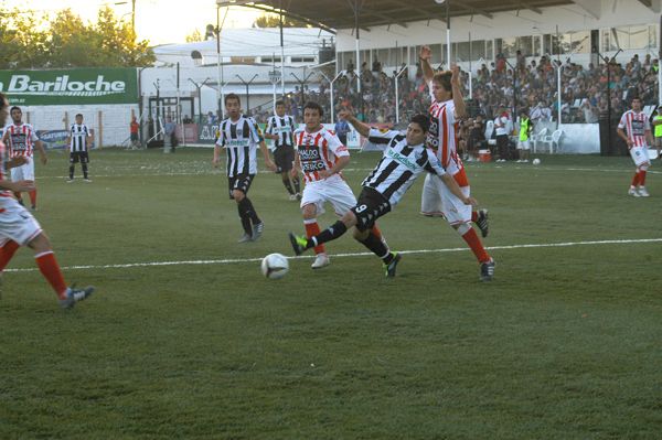 Cipo volvió a la victoria en una renovada Visera