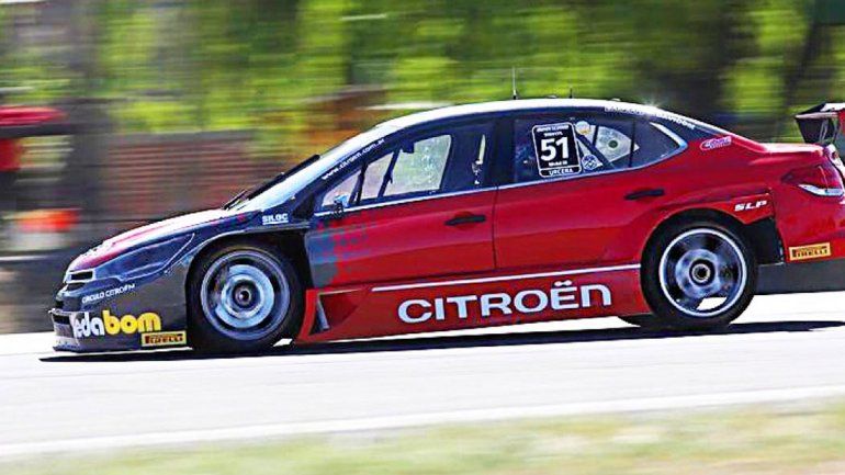 Urcera pasó a 15 autos durante la final del Súper TC 2000 en General Roca. Sumó puntos y fue el mejor de Citroën.
