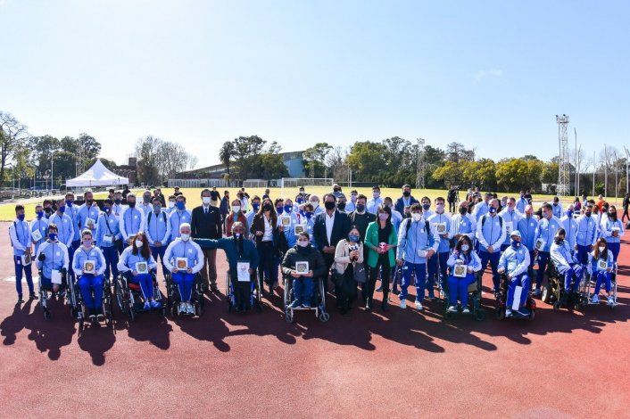 Todo listo para Tokio: Iñaki Basiloff y Hernán Urra recibieron la bandera argentina