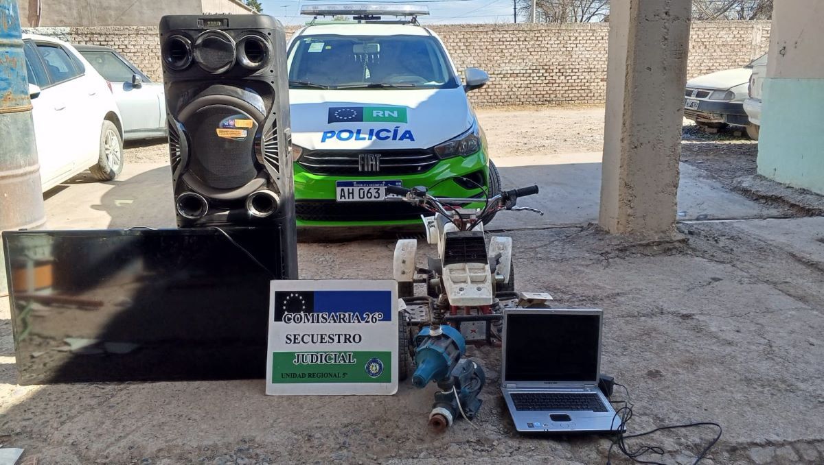 Distintos electrodomésticos secuestró la Policía en Fernández Oro. Están expuestos en la Comisaría 26 para que los reconozcan sus dueños.&nbsp;