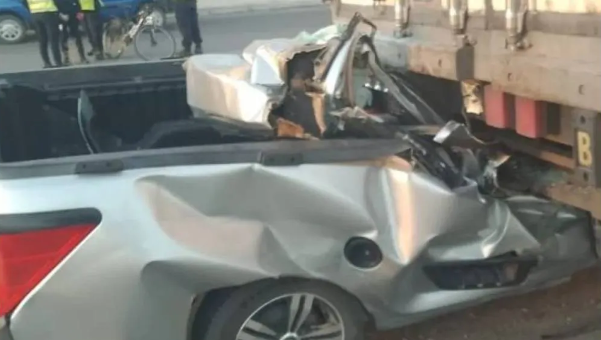 Impresionante y fatal accidente: muere aplastado por semirremolque en Ruta 22