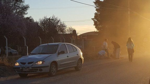 Tragedia: cruzó la ruta para salvar a su pequeño hijo y murió atropellada