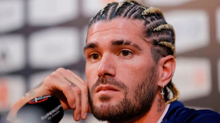 Enojado, Rodrigo de Paul habría llamado a Tini Stoessel luego de su entrevista