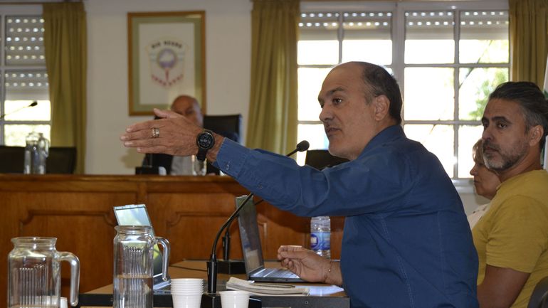 El fiscal Jefe Santiago Márquez Gauna y el abogado querellante, César Alfaro. 