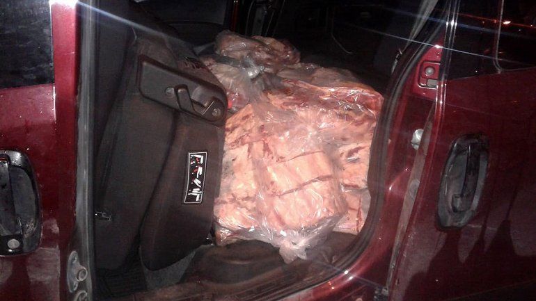 Lo agarraron otra vez con una carga ilegal de carne