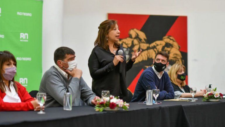 Cipolletti: firmaron el contrato de obra para el barrio Espejo I 