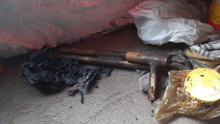 Secuestraron una tumbera, cartuchos y marihuana en audaz allanamiento