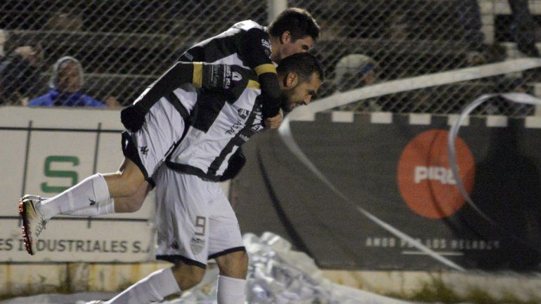 Reviví el triunfo del albinegro ante Gimnasio y Tiro en La Visera