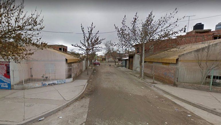 Lo amenazaron con un cuchillo y un ladrillo para robarle la moto