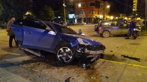 Escapaba de la Policía y terminó chocando a un cipoleño