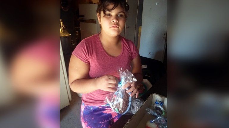 Pequeña solidaria donó huevos de pascua a un comedor cipoleño