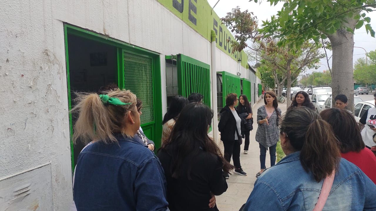 Reclamaron por el mal estado del colegio CET 9