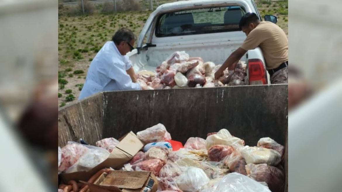 La Policía secuestró más de 2000 kilos de carne y productos elaborados.