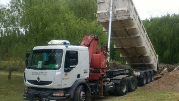 Llenan el desagüe con arena para seguir con la búsqueda de Delfina