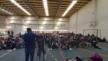 Más de 1000 alumnos en la charla de educación vial del TC 2000 en Neuquén