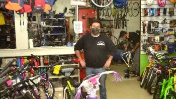 César Baldantoni bicicletero solidario.jpg
