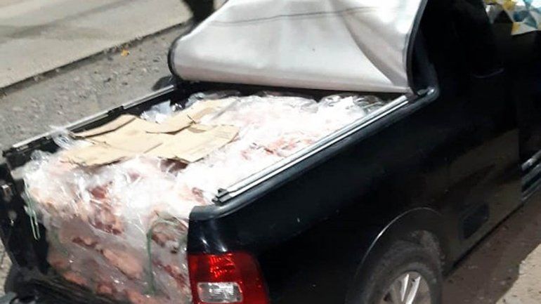 Atraparon a un conductor que escondía más de 700 kilos de carne ilegal