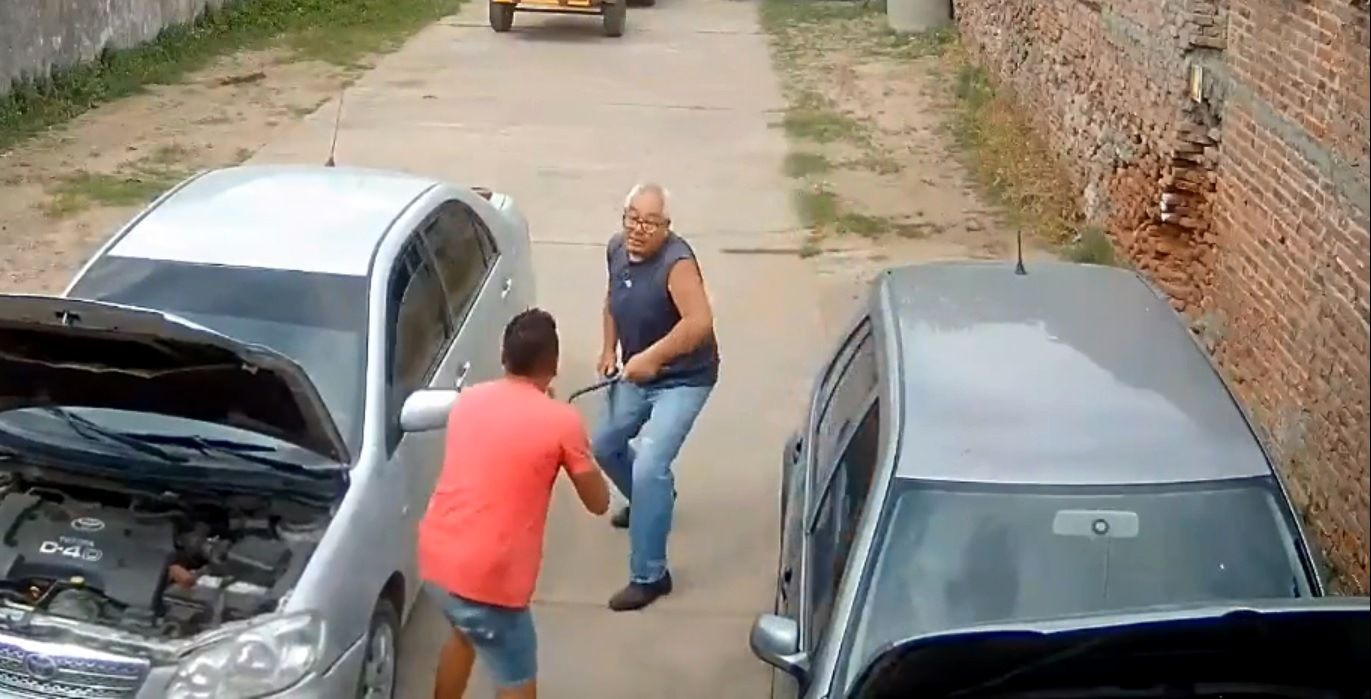 Ex comisario atacó con una barreta y una pistola a un mecánico