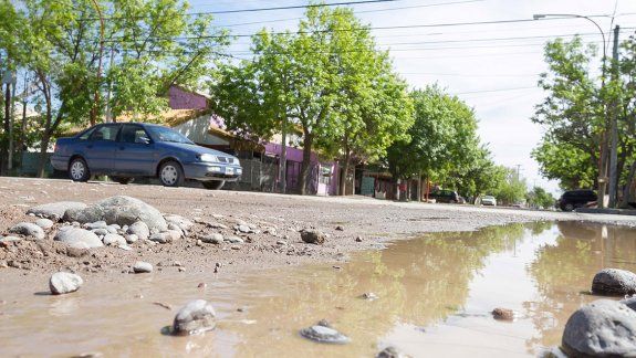 Denuncian que tienen que pagar un asfalto que no pasa por sus casas