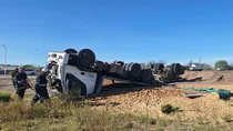 El vehículo proveniente de Olavarría y con destino a los yacimientos de Vaca Muerta en Añelo, sufrió una falla en los frenos. 