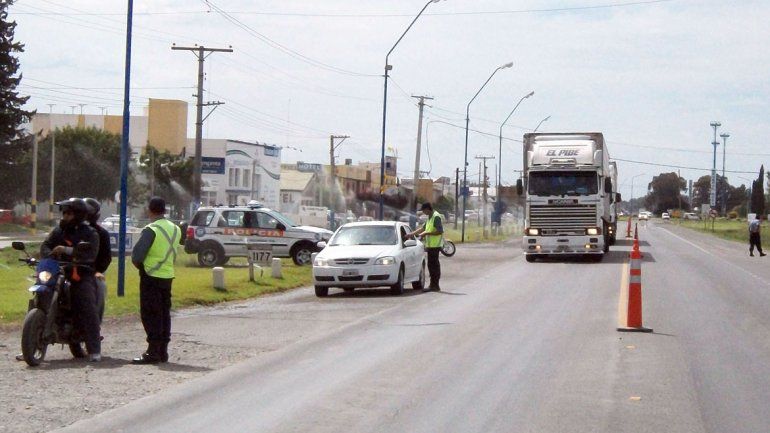 En Cipolletti se labran 20 infracciones de tránsito por día