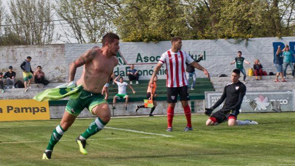 Ferro festejó de local ante Independiente de Neuquén. Fue 3 a 1.